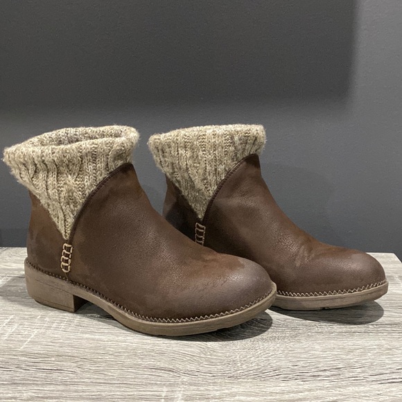 Skechers Shoes - Sketchers | Woman’s Elm Air Cooled Memory Foam Ankle Bootie - Size 6